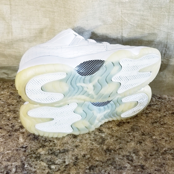 Air Jordan 11 Retro Low Premium GS Heiress 'Frost White' 897331 100 - Picture 6 of 7